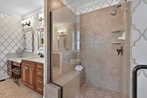 Bath - 72 Edgewood Dr, Durham, NC 27713 photo 4 of 8