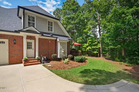Exterior - 72 Edgewood Dr, Durham, NC 27713 photo 8 of 10