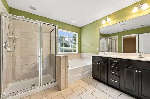 Bath - 2116 Hemlock Hill Dr, Durham, NC 27703 photo 1 of 3