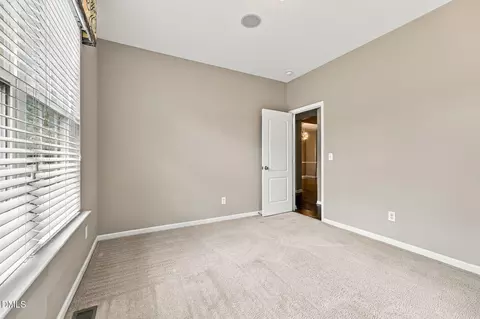 Bedroom - 2116 Hemlock Hill Dr, Durham, NC 27703 photo 7 of 8