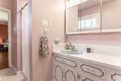 Bath - 4405 David St, Durham, NC 27704 photo 3 of 8