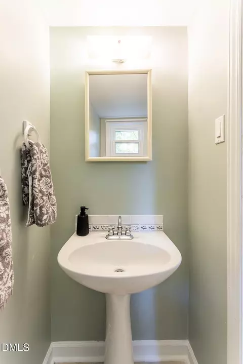 Bath - 4405 David St, Durham, NC 27704 photo 5 of 8