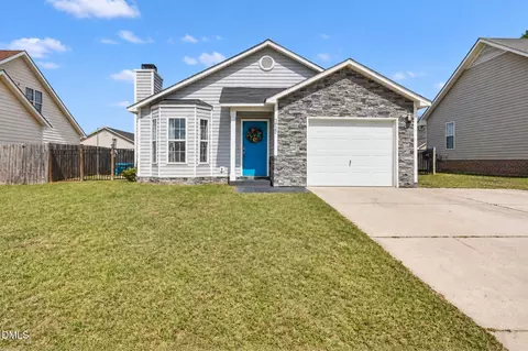 3922 Crusader Dr, Hope Mills, NC 28348