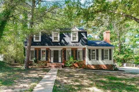 600 Churchill Dr, Chapel Hill, NC 27517