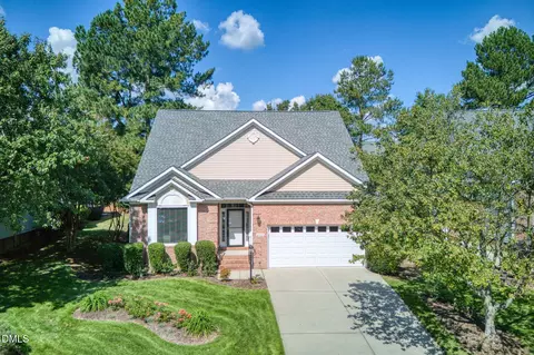 2007 Heritage Pines Dr, Cary, NC 27519