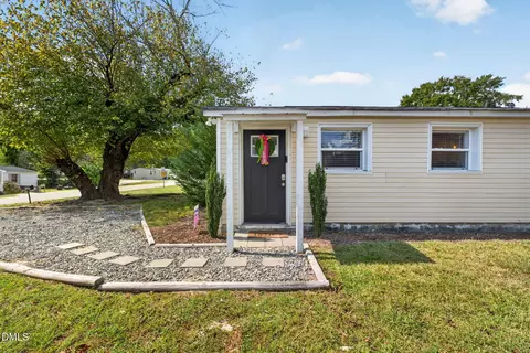 150 W Mciver St, Angier, NC 27501