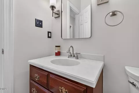 Bath - 3735 Stoneybrook Dr, Durham, NC 27705 photo 5 of 7