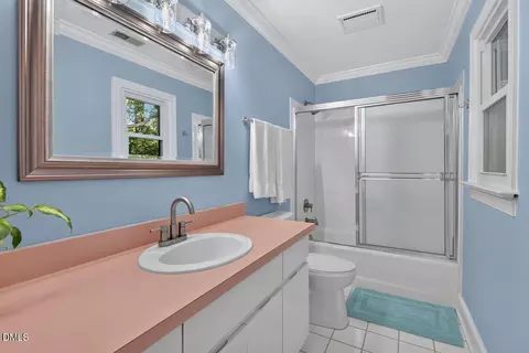 Bath - 3735 Stoneybrook Dr, Durham, NC 27705 photo 6 of 7