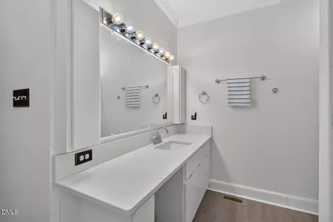 Bath - 3735 Stoneybrook Dr, Durham, NC 27705 photo 3 of 7