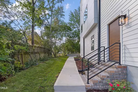 Exterior - 801 N Roxboro St, Durham, NC 27701 photo 2 of 5