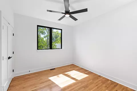 Bedroom - 801 N Roxboro St, Durham, NC 27701 photo 5 of 11