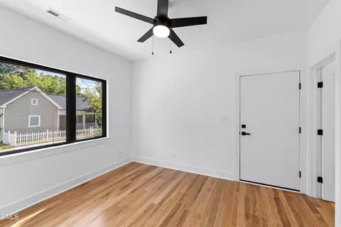 Bedroom - 801 N Roxboro St, Durham, NC 27701 photo 1 of 11
