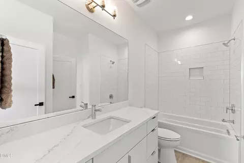 Bath - 801 N Roxboro St, Durham, NC 27701 photo 3 of 6