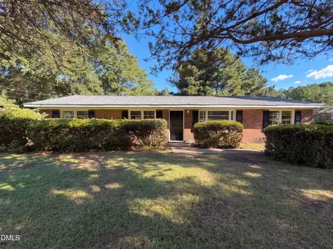 3224 Sandhill Dr, Fayetteville, NC 28306