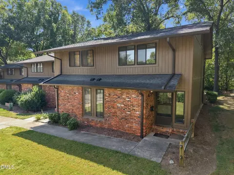 606 Oak Tree Dr #606, Chapel Hill, NC 27517