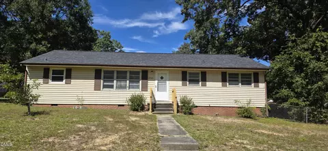 2526 Hyde St, Burlington, NC 27217