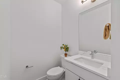 Bath - 805 N Roxboro St, Durham, NC 27701 photo 2 of 6