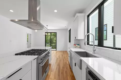 Kitchen - 805 N Roxboro St, Durham, NC 27701 photo 10 of 13