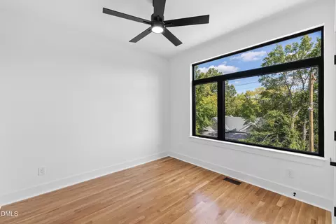 Bedroom - 805 N Roxboro St, Durham, NC 27701 photo 5 of 14