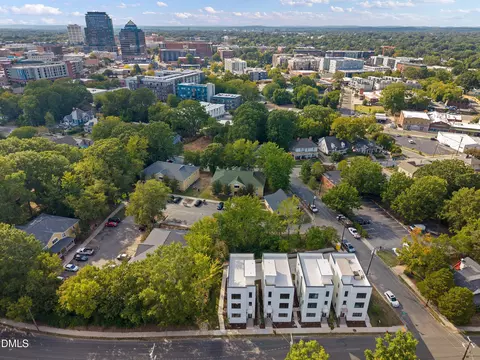 View/Area - 805 N Roxboro St, Durham, NC 27701 photo 5 of 9