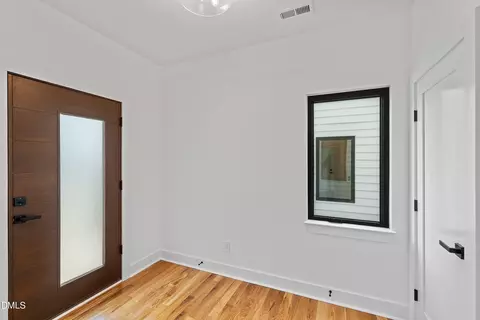 Entry Way - 805 N Roxboro St, Durham, NC 27701 photo 3 of 4