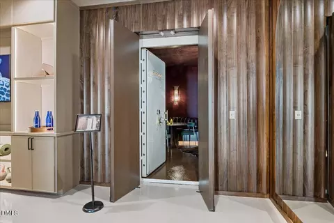 Entry Way - 1610 Brooks Ave, Raleigh, NC 27607 photo 4 of 4