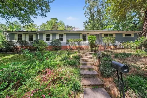 410 Brookside Dr, Chapel Hill, NC 27516