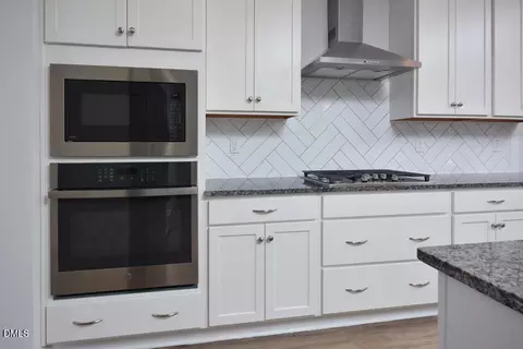 Kitchen - 2006 Chipley Dr, Cary, NC 27519 photo 4 of 6