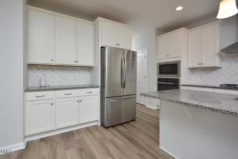 Kitchen - 2006 Chipley Dr, Cary, NC 27519 photo 1 of 6