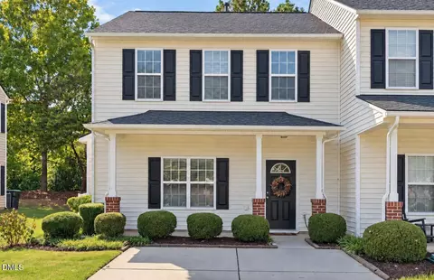 204 Cline Falls Dr, Holly Springs, NC 27540
