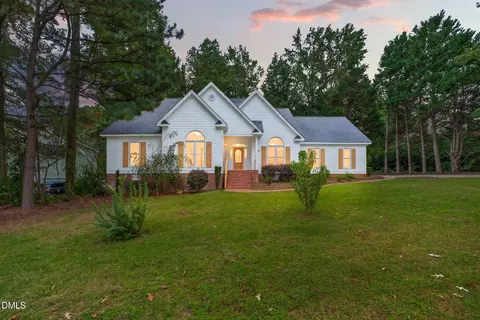 705 Birkdale Dr, Clayton, NC 27527