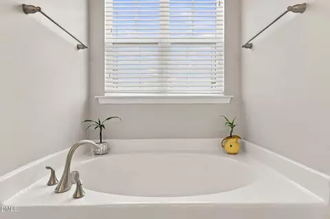 Bath - 217 Churment Ct, Durham, NC 27703 photo 4 of 6
