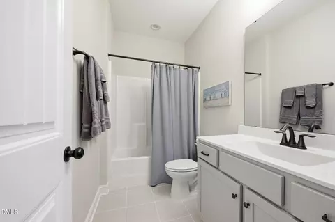 Bath - 804 Copper Beech Ln, Wake Forest, NC 27587 photo 3 of 3