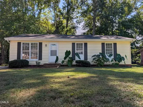 118 E Mciver St, Zebulon, NC 27597