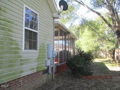 65 Patriot Dr, Roanoke Rapids, NC 27870