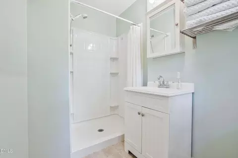 Bath - 6424 Amhurst Rd, Durham, NC 27713 photo 3 of 5
