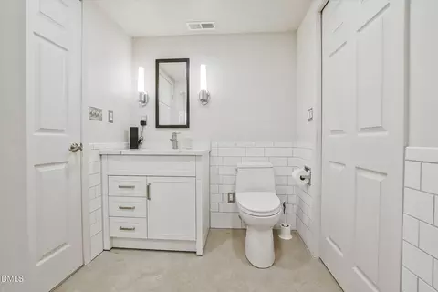 Bath - 6424 Amhurst Rd, Durham, NC 27713 photo 4 of 5