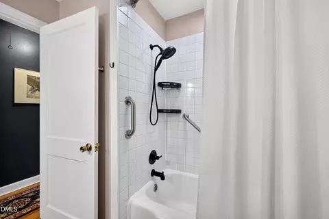 Bath - 2520 Elgin St, Durham, NC 27704 photo 3 of 3