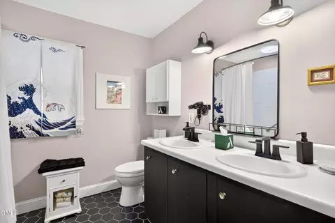 Bath - 2520 Elgin St, Durham, NC 27704 photo 1 of 3