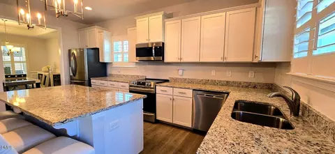 Kitchen - 78 Bushel Basket Dr, Benson, NC 27504 photo 3 of 4