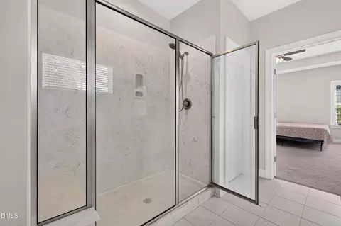 Bath - 201 Patterson Ct, Cary, NC 27513 photo 4 of 6