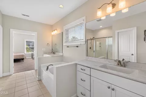 Bath - 201 Patterson Ct, Cary, NC 27513 photo 3 of 6