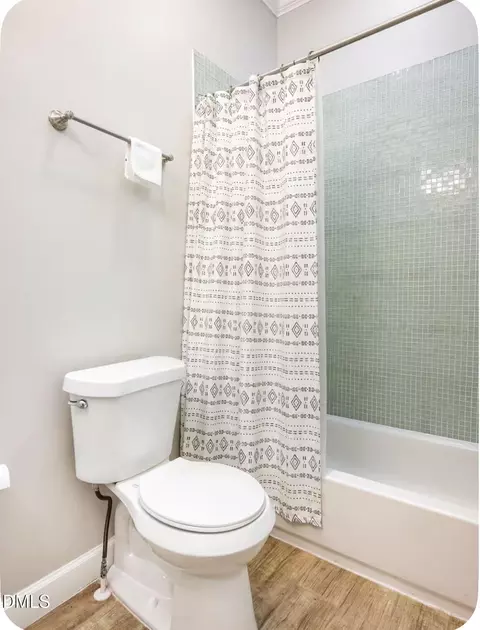 Bath - 209 Dowd St, Durham, NC 27701 photo 1 of 2