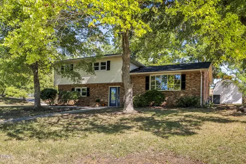 1602 Broadway Dr, Graham, NC 27253
