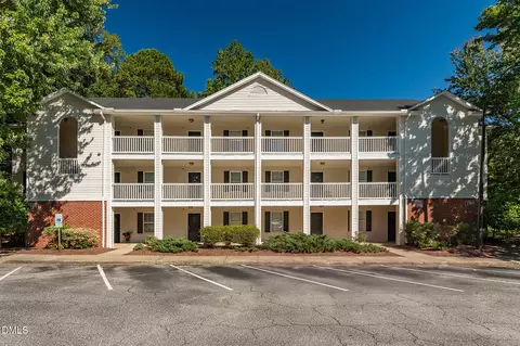 1900 Trailwood Heights Ln, Raleigh, NC 27603