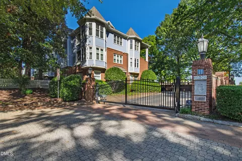 243 New Bern Pl #301, Raleigh, NC 27601