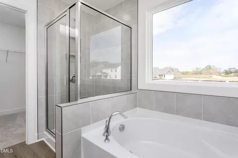 Bath - 491 Highview Dr #20, Benson, NC 27504 photo 3 of 4