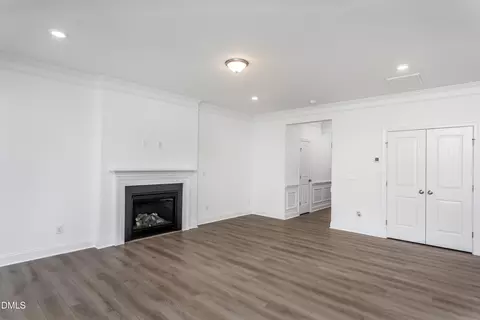Living - 491 Highview Dr #20, Benson, NC 27504 photo 3 of 3