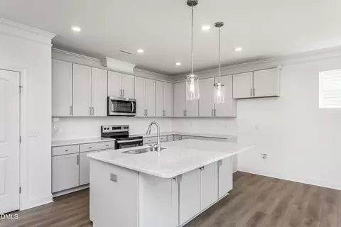 Kitchen - 491 Highview Dr #20, Benson, NC 27504 photo 1 of 5