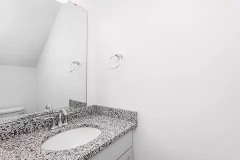 Bath - 491 Highview Dr #20, Benson, NC 27504 photo 1 of 4